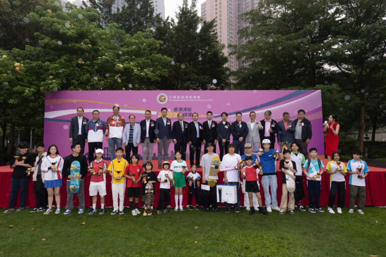 「
2023 香港滑板邀請賽」吸引逾 120 名中小學生參賽，更吸引本地、內地、台灣 及日本專業滑板好手參與，成功實
現跨年齡、 跨地域的體育文化交流 。